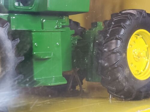 John Deere 7020 4WD Tractor By Ertl Britains 1/32 Scale - Picture 4 of 8