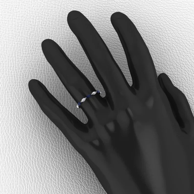 Anillo de eternidad de boda de zafiro simulado marquesa de 2 quilates enchapado en oro blanco de 14 quilates Foto 4 de 4