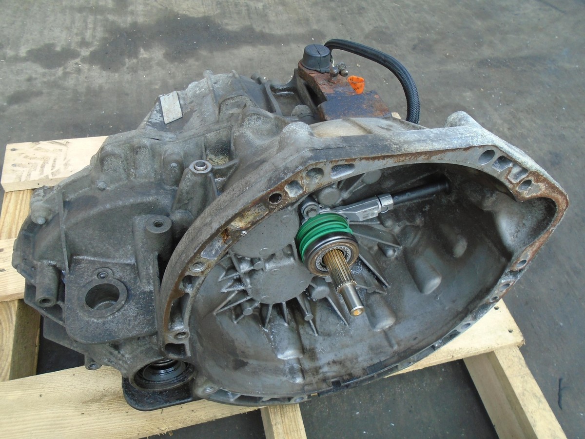 Vauxhall Vivaro A 2012 2.0 Diesel PF6-024 6 Speed Manual Gearbox 