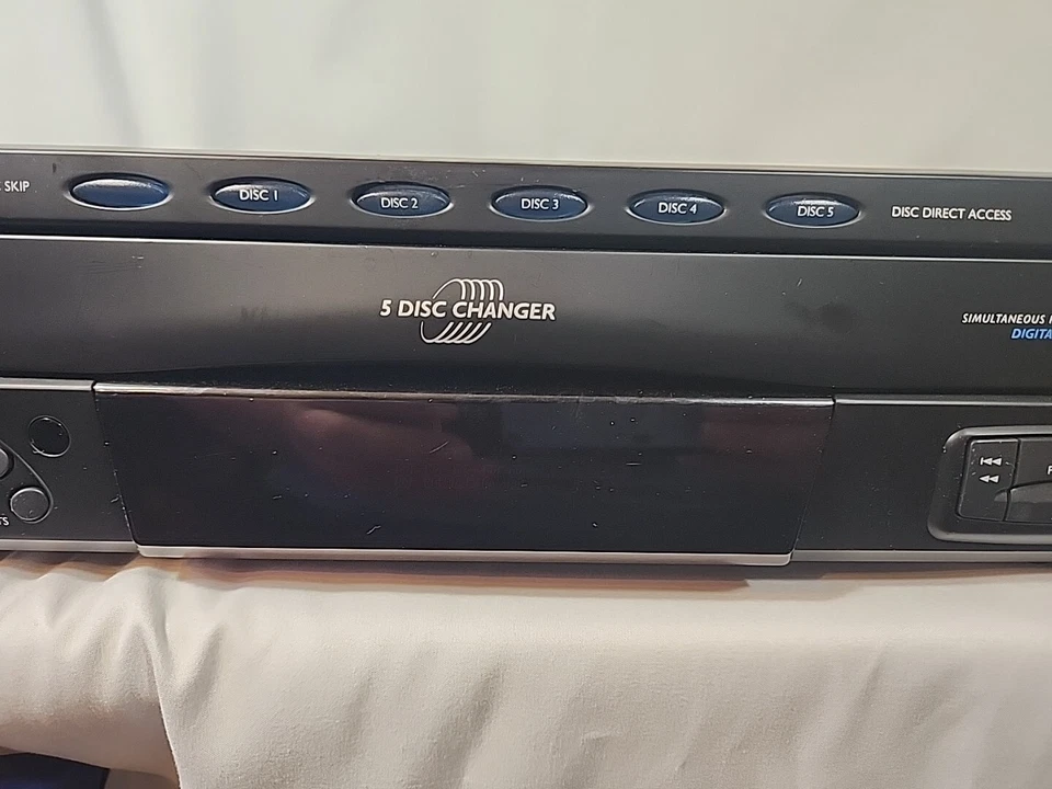 RCA RP-8070D Compact Disc Player, 5 Disc Changer, tested and WORKS!, No Remote - Image 3 of 4