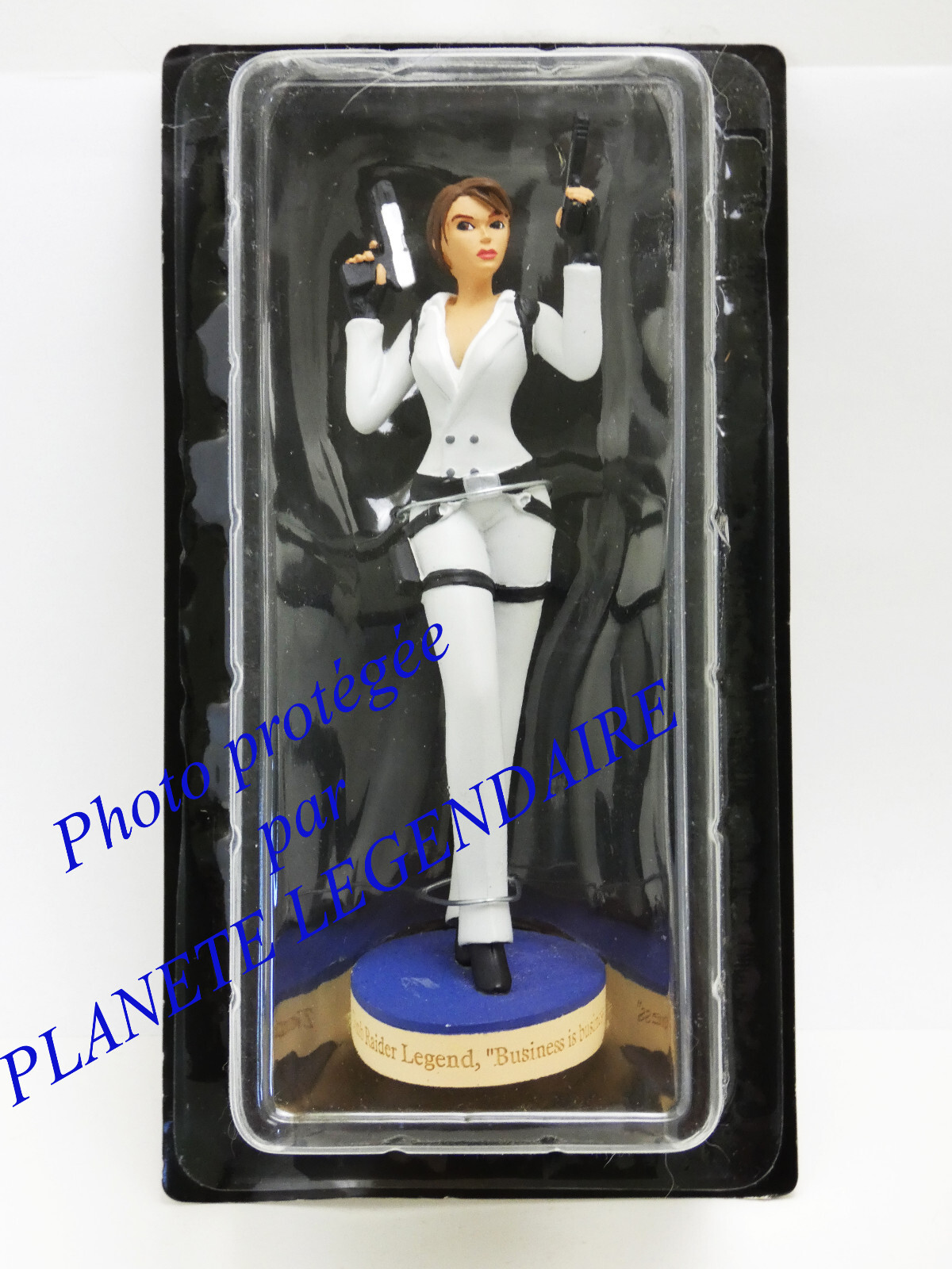 Figurine Tomb Raider Legend Lara Croft Business en résine neuve de 25cm