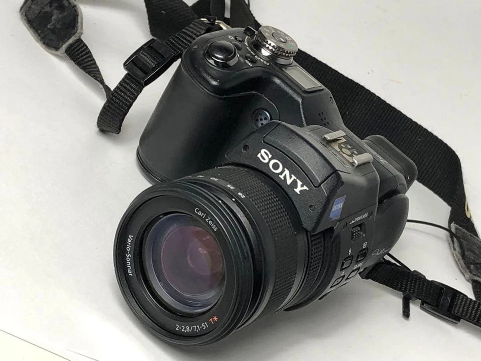 Sony Cyber Shot DSC F828 Digital Camera 8MP 7x Optical Zoom Pro Grade - Image 4 of 4