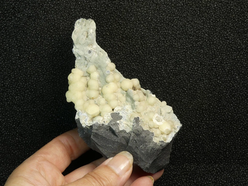 Très belle Calcite dans basalte - Photo 3/4