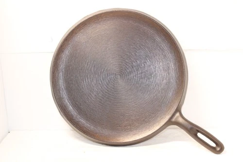 Lodge NG No.9 Cast Iron Round Griddle