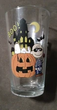 Charlie Brown Peanuts "BOO" Halloween Peanuts 16 oz Pint Glass Snoopy On Pumpkin