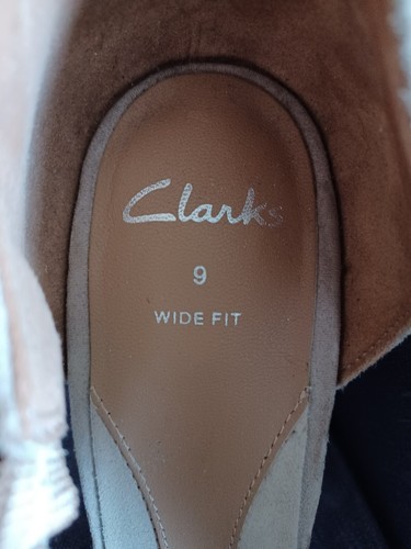 Clarks Dollar Craze Beige Suede T-Bar Peep-Toe High Heeled Sandals 9UK Wide Fit - Picture 9 of 9