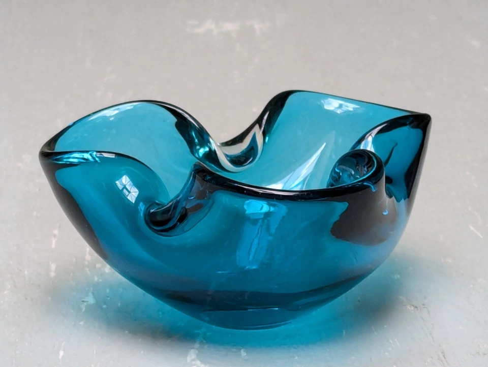 Vintage MCM 1960s Murano Turquoise Glass Trefoil Ashtray Bowl Flavio Poli - Image 2 of 4