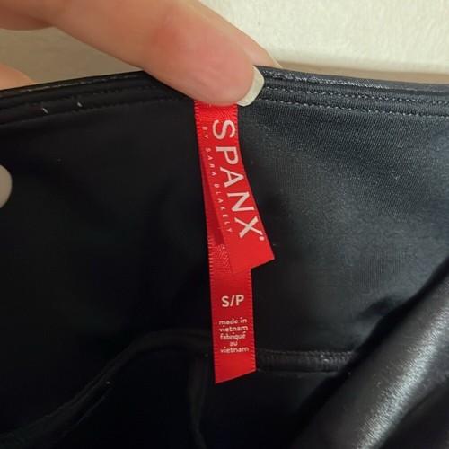Leggings Spanx Imitación Cuero Negros Pequeños Sexy Formando Cintura Alta Elastizados - Imagen 5 de 6