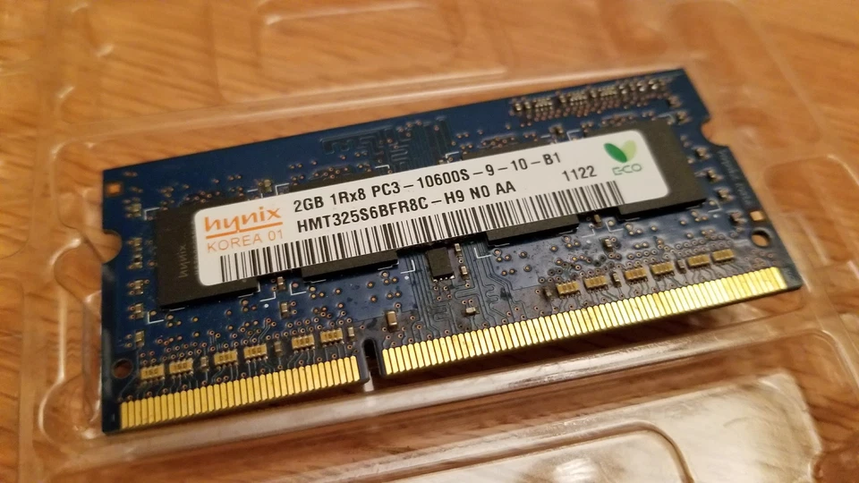 Dell SNPV1RX3C/2G 2GB (1 X 2Gb) DDR3 PC3-10600 SoDIMM Memory - Image 2 of 3