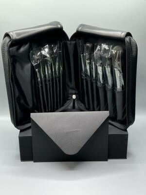 LARUCE Ann - 13-pc Makeup Brush Set with Case and Box - NEW