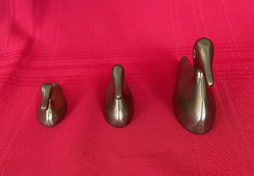 Tre (3) statuine decorative in ottone famiglia anatra decorazione vintage da collezione - Foto 8 di 18