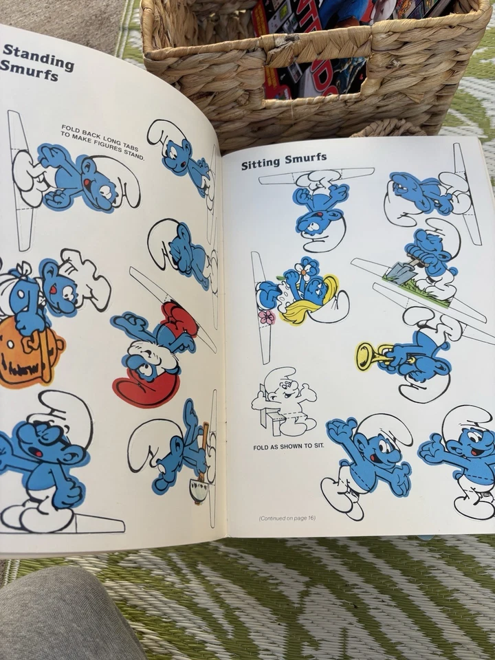 RARE Vintage Smurfs 1982 Random House A Smurf Village Punch-Out Book by Peyo S1 Foto 2 de 4