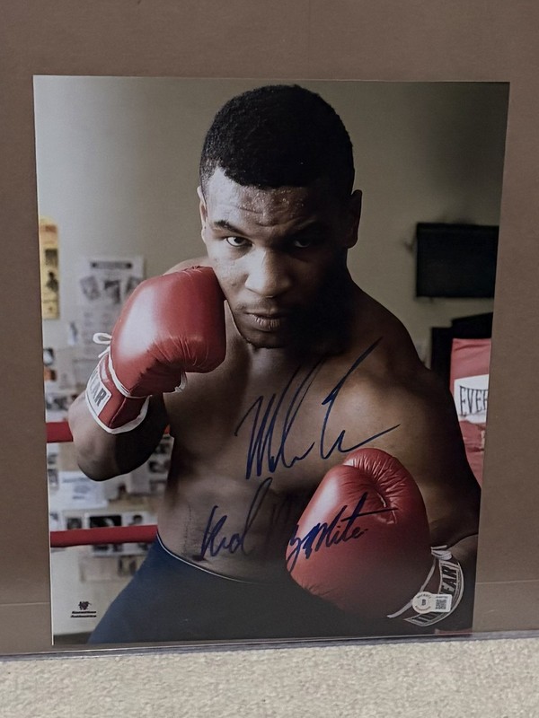 Autograph Mike Tyson 11x14 Photo Beckett 
