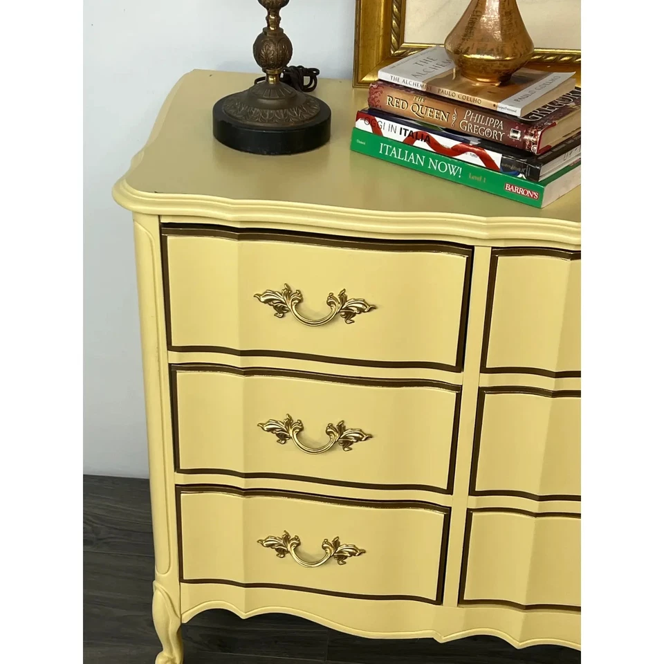 Cómoda amarilla provincial canaria francesa de finales del siglo XX, cómoda amarilla Foto 3 de 4