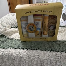 Burts Bees Essential Kit Skin Care Set Coconu...
