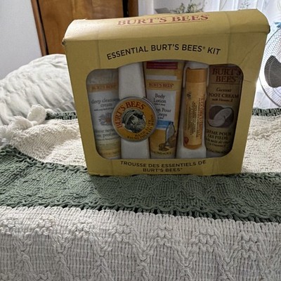 Burt's Bees Essential Kit Skin Care Set Coconut Oil Cleanse & Moisturize