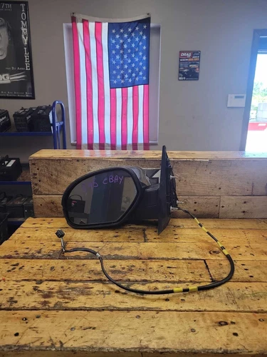 07-13 SUBURBAN 1500 LEFT DRIVER DOOR MIRROR CHROME CAP NEW STYLE W/O SIGNALS