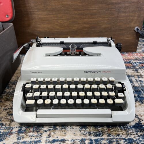 VTG Remington Rand Mark II (Torpedo 18) Typewriter w/Case Holland Made -Untested