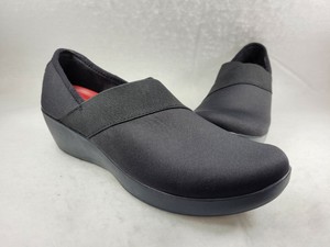 crocs women's busy day stretch asymmetrical wedge