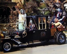 The Munsters TV series Lily Herman Grandpa Marilyn & Eddie Munster Koach Poster