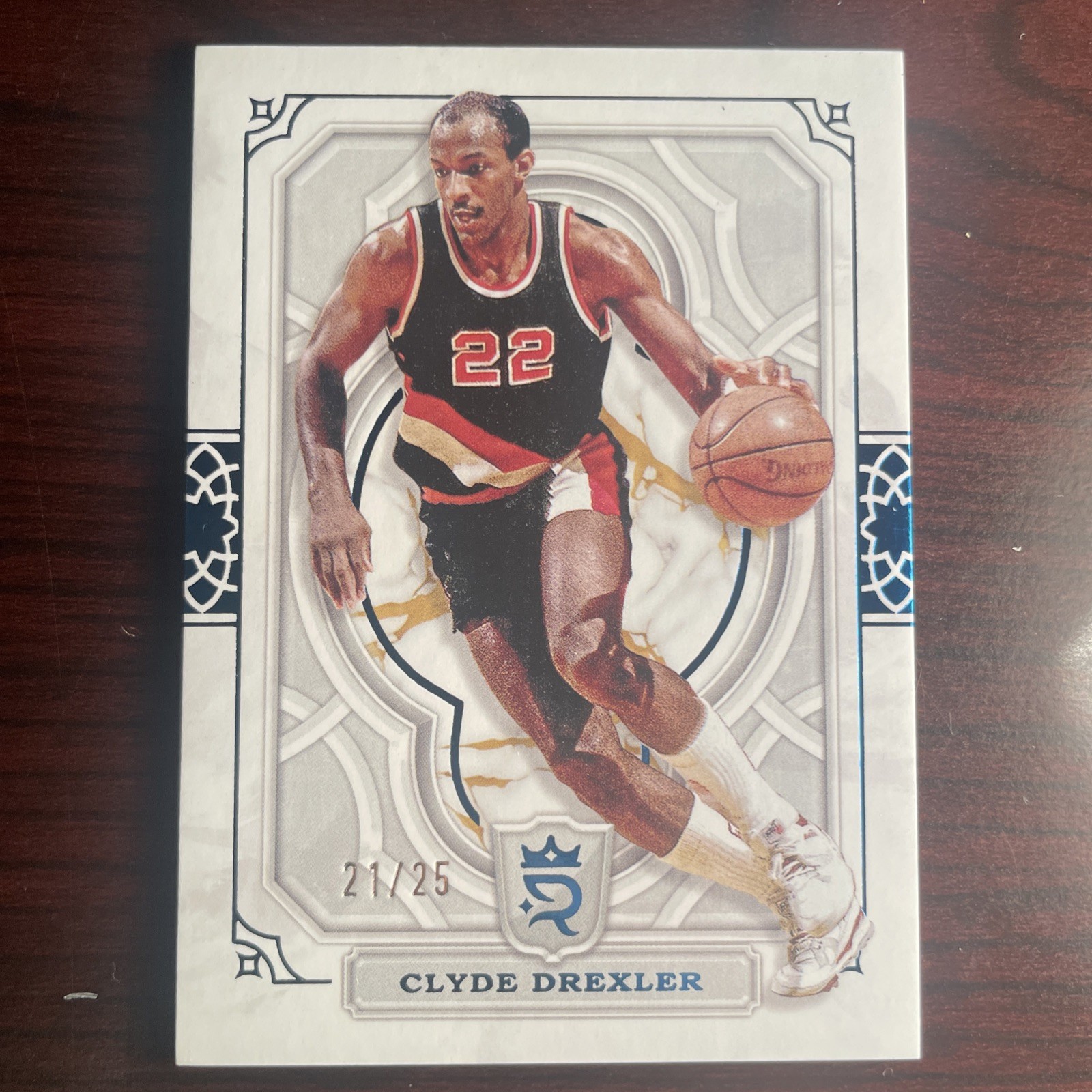 2023-24 Topps Royalty - Clyde Drexler, Clyde Drexler #46 Blue /25