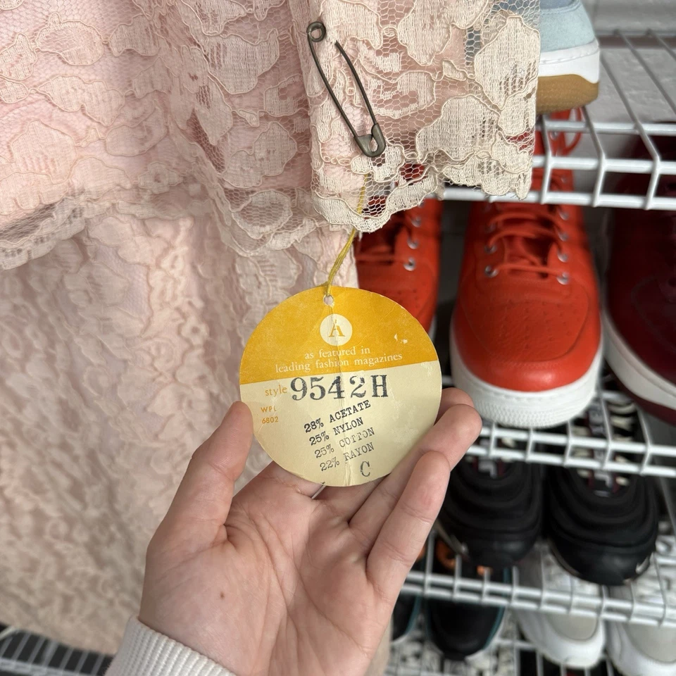 Vintage Anos 60 R&K Originals Conjunto de Vestido de Renda Rosa com Casaco Combinando Feminino’ - Imagem 3 de 4