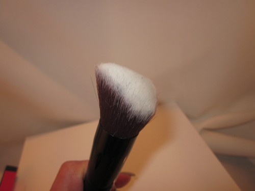 New Ben Nye Banana Powder Compact W/Brush Luxury Face Makeup Kim Kardashian - Picture 6 of 12