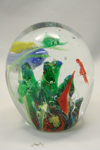 Vintage Glass Paperweight Dynasty Gallery Heirloom Collectibles Aquarium 4.5'' - Picture 5 of 6