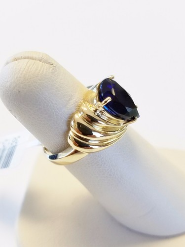 Ring with Large 3.84 Carat Pear Shaped Synthetic Sapphire 10kt Solid Yellow Gold - Picture 2 of 3