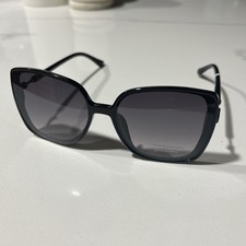 Vince Camuto Sunglasses Butterfly Black Frame Smoke Gradient Lens VC963 OX NEW