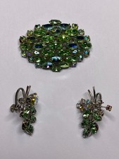 Vintage Sherman Brooch & Earrings Green Stone Jewelry Set, Pre-Owned (39-#70)