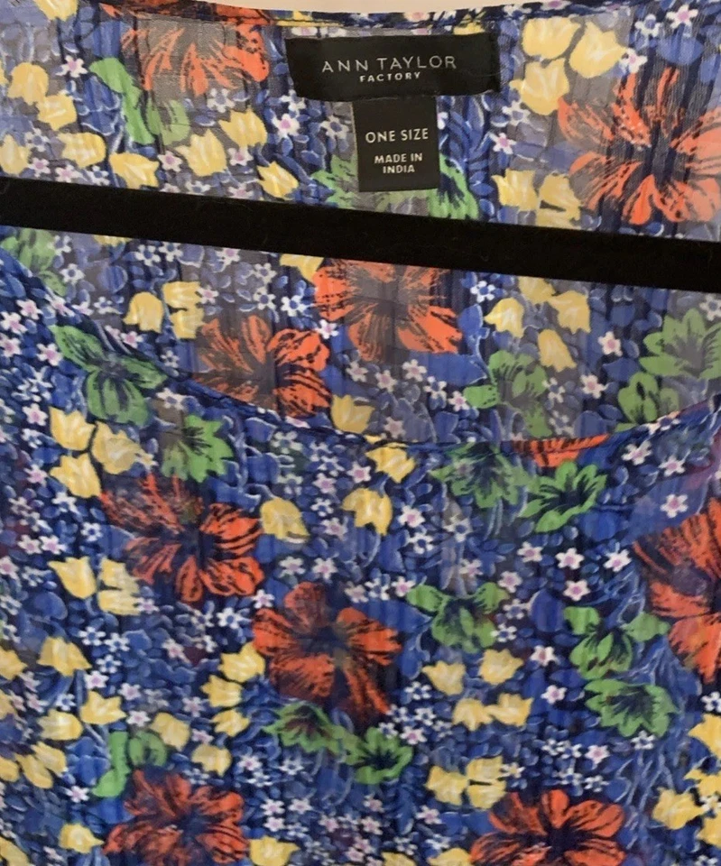 Poncho transparente Ann Taylor encubrimiento playa piscina mujer floral azul talla única Foto 4 de 4