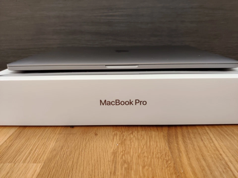 Apple MacBook Pro 16" 2019 · i9 · 16GB · 1TB, photo 2 sur 5