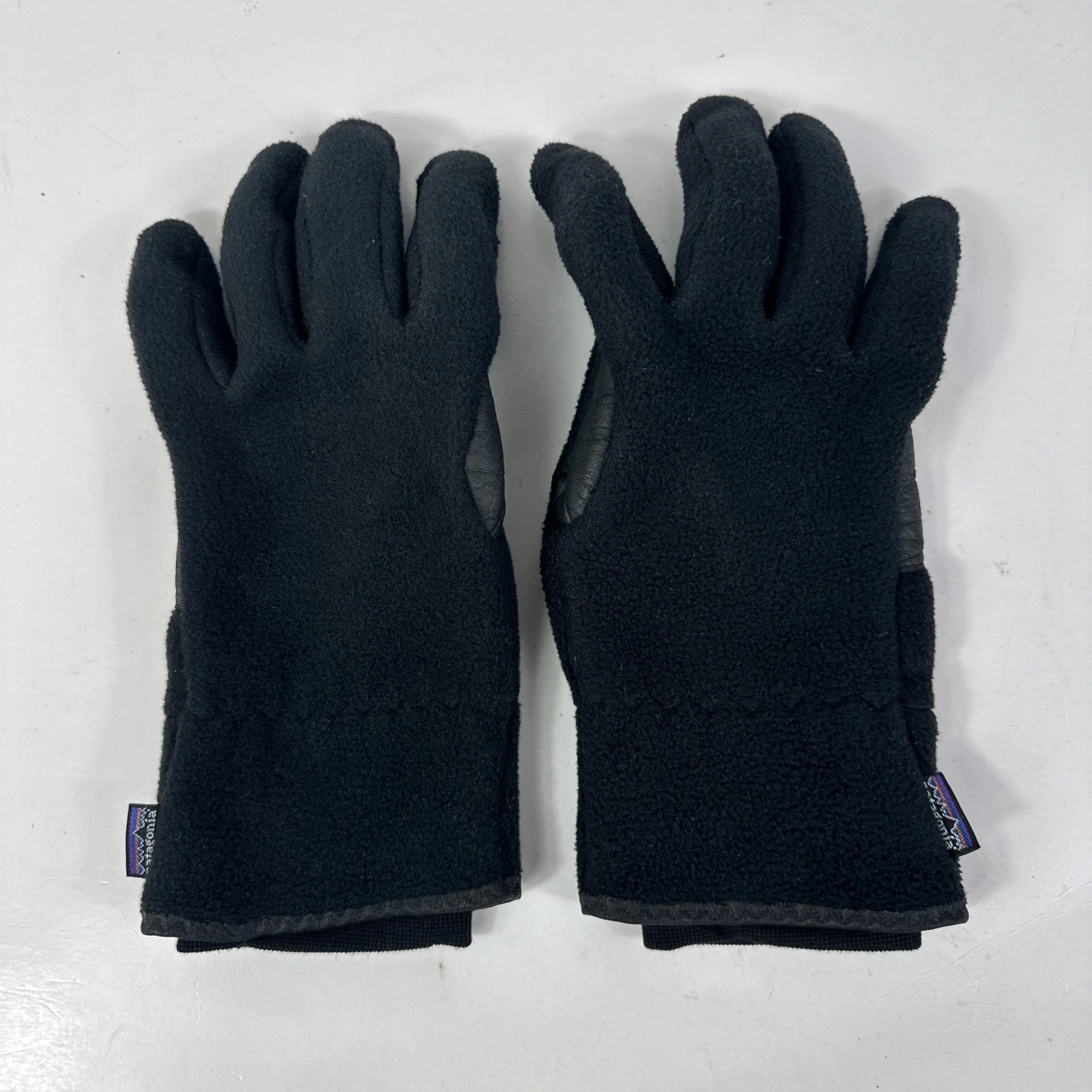 Patagonia Fleece Finger Gloves Men’s Medium Black Ski Snow Outdoors Casual
Opens in a new window or 