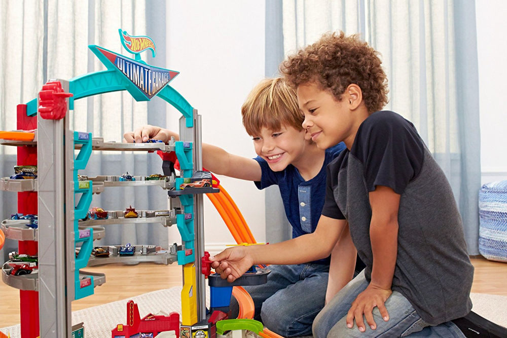 hot wheels ultimate garage playset standard packaging