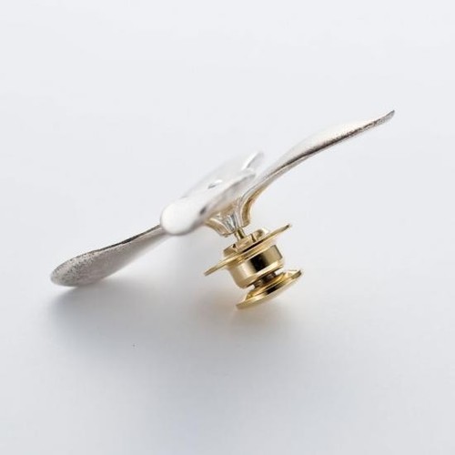 Japanese Traditional Handicraft by Ken Izumi (Pin-brooch) (Cruciate Flower) - Picture 3 of 7