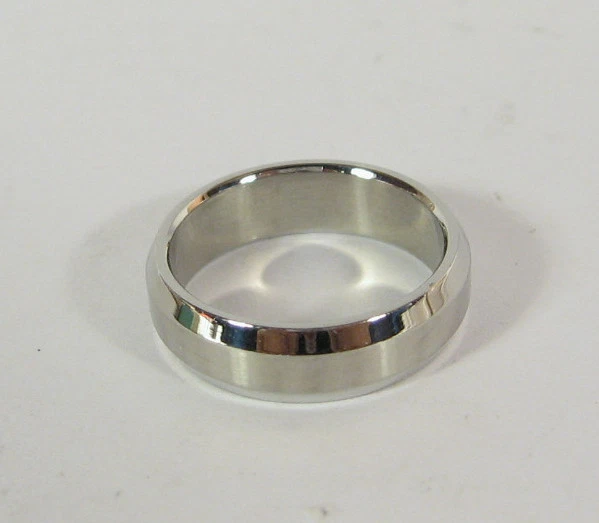 Does stainless deals jewelry tarnish