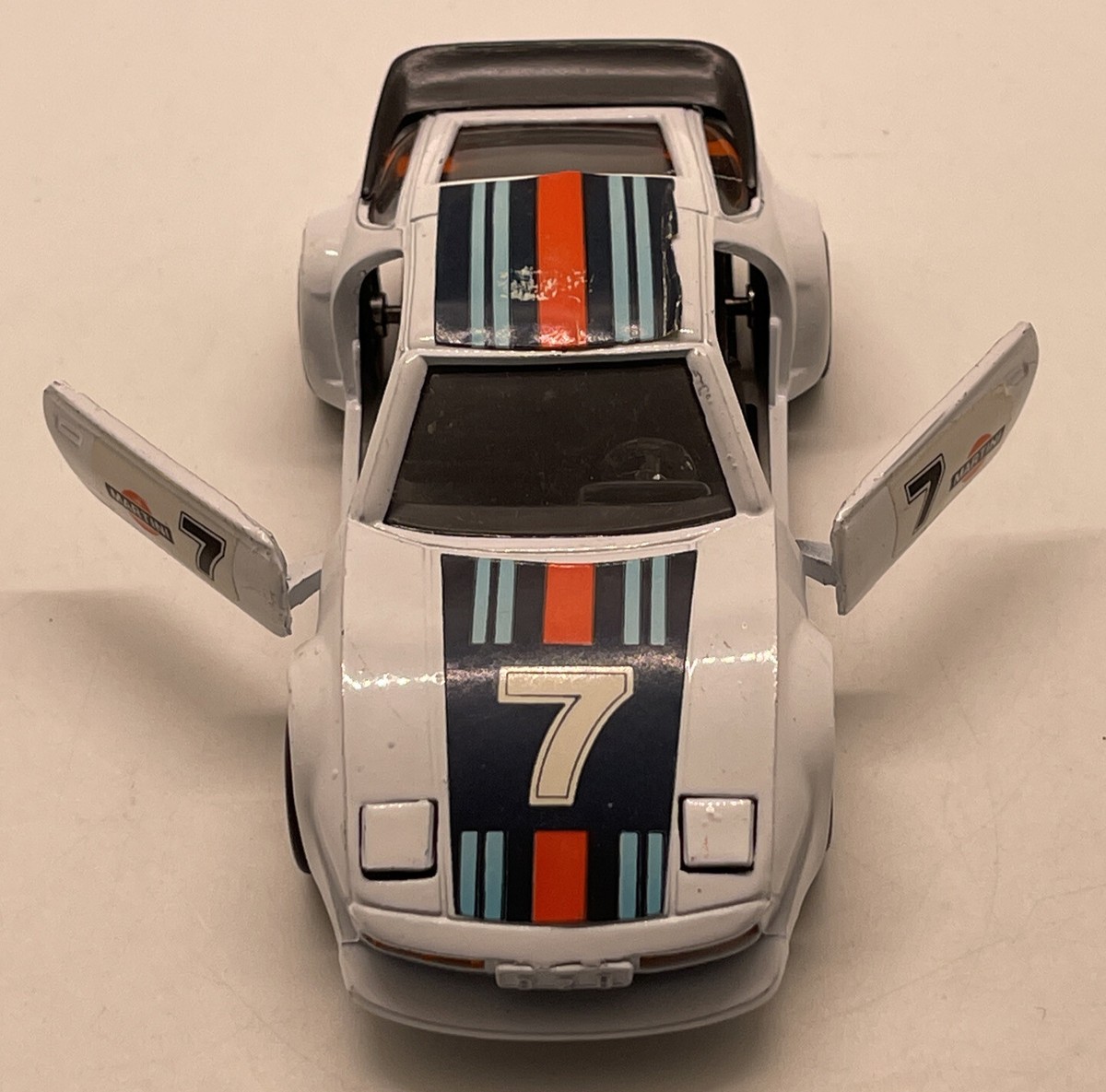 Vintage White Sunny 7 Racing Porsche 928 Martini 1/39 Scale