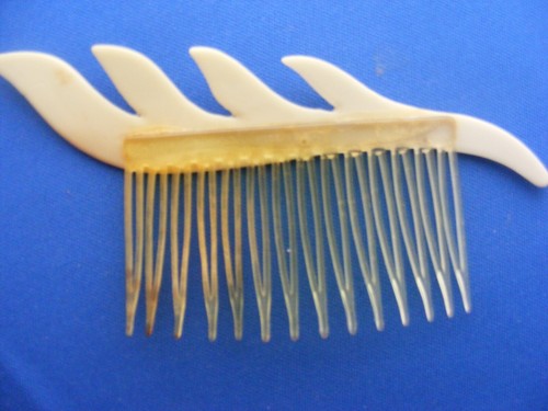 40S PEINE PARA EL CABELLO CREMA PLÁSTICO MOD FORMA PLUMA VINTAGE ACCESORIO PARA EL CABELLO 5" X 2.5" - Imagen 4 de 6