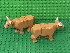 Lego 2 Complete Medium Nougat City Barn Farm Cow Animal With Small White Horns