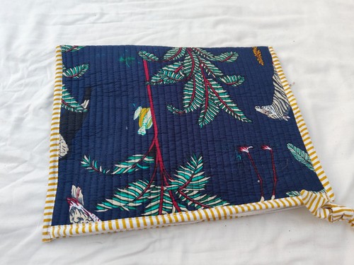 Quilted CottonFlat Zipper Pouch with Vibrant Pattern - Picture 19 of 23