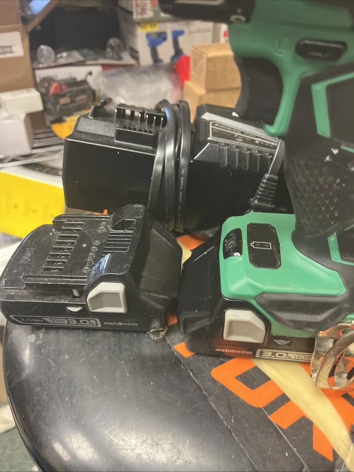 Metabo Drill Hamer Kit 2 Batteries + Charger ( 1 Battery + Charger New) - Image 3 of 4