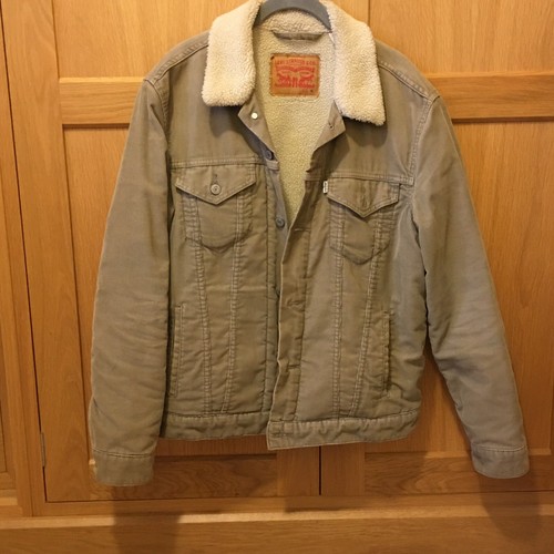 Levi Beige Sherpa Trucker Jacket Size M 
