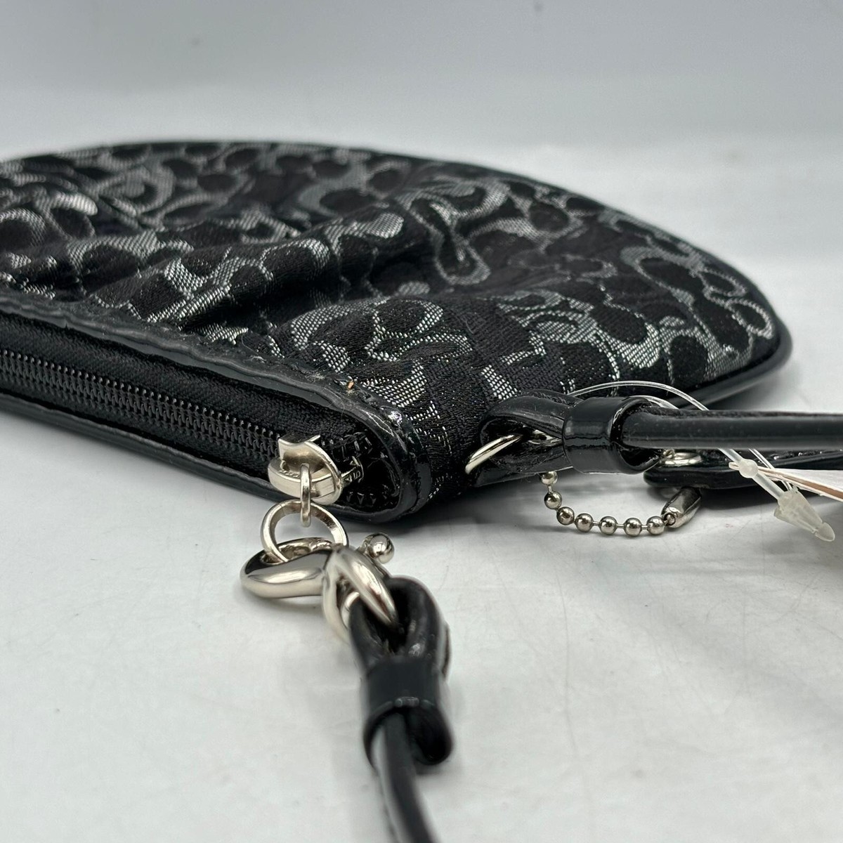 Auth COACH Signature Lurex Small Wristlet Porch F43363 SV/BK