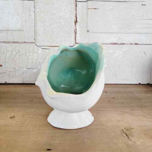 Roseville Ming Tree Conch Shell Planter - Picture 2 of 11