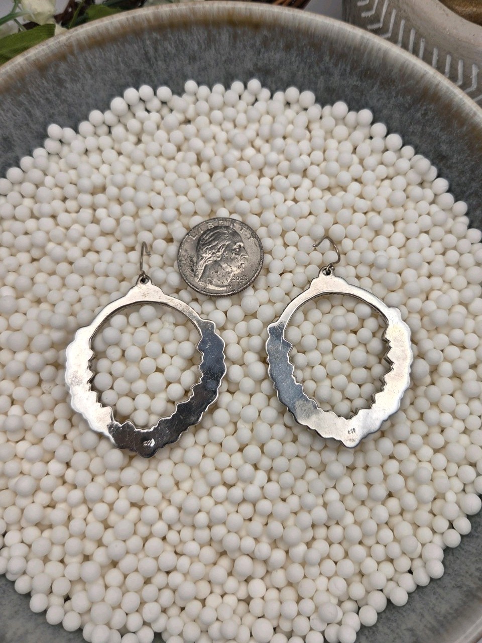 Sterling Silver White Shell Dangle Drop hoop Earr… - image 3