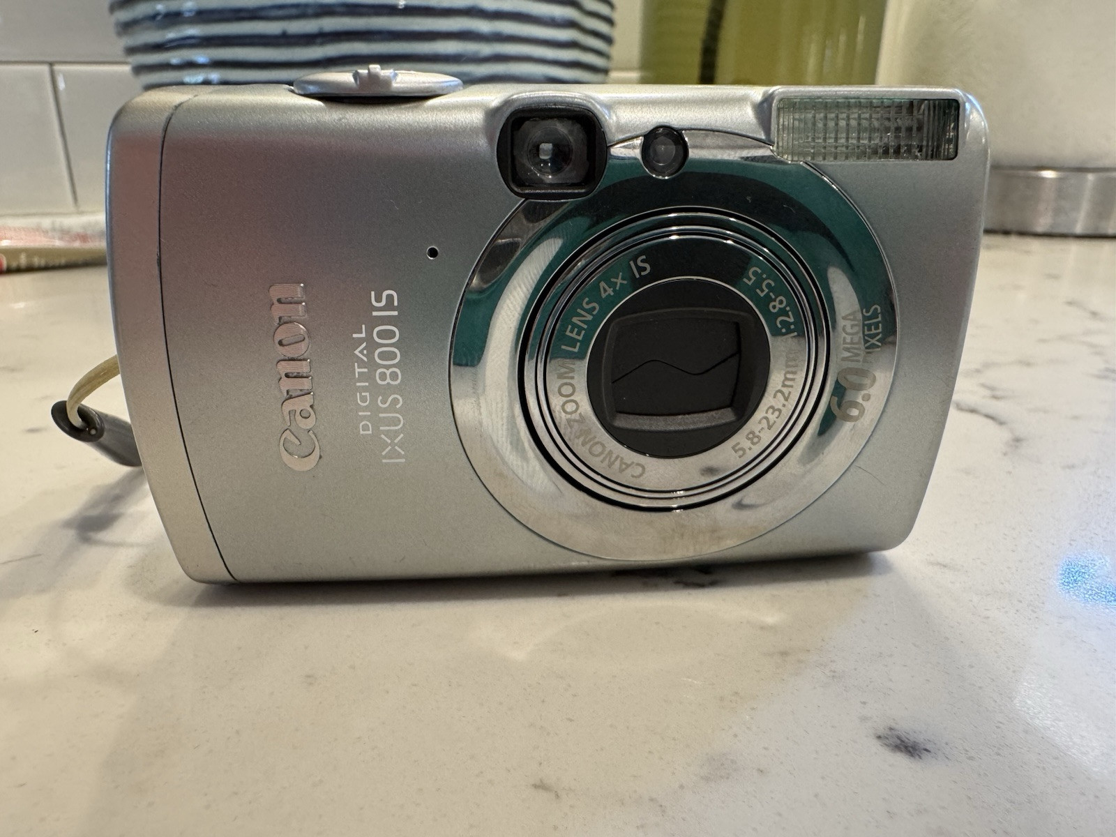 キヤノン IXY DIGITAL 800 IS Canon IXY Digital 800 IS Compact Silver Camera with