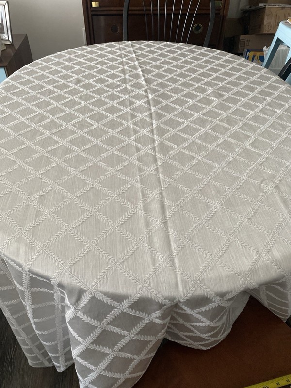 Lenox Laurel Leaf  Ivory Oblong Tablecloth 72 X 80