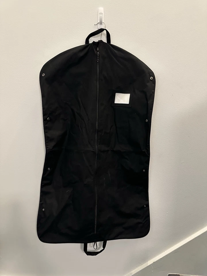 Bolsa de viaje de almacenamiento negra plegable de tela CHANEL 23'X40". 3 en stock Foto 2 de 3