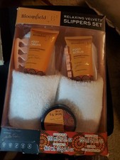 NEW BloomField Relaxing Velvety Slipper Foot Care Set FOOT SCRUB CREAM SALT NIP